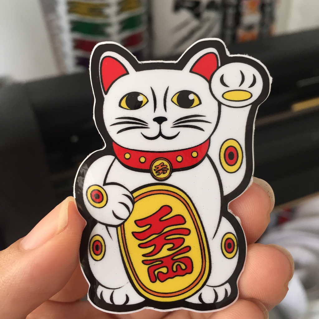 Tem mèo thần tài dán đầu xe, bợ cổ, điện thoại, laptop... Decal chống nước không bay màu