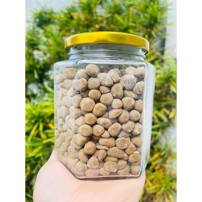 Viên Tam thất Mật ong (Hũ 500g) được bào chế từ củ tam thất bắc, ngưu tất và mật ong rừng, thủ công, không chất bảo quản