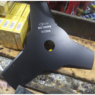 TOTAL Lưỡi cắt bụi rậm TGTBCB91