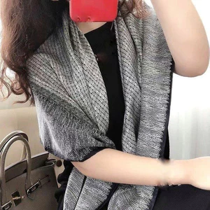 Các mẫu khăn lụa vuông 90*90cm, khăn đa sắc màu