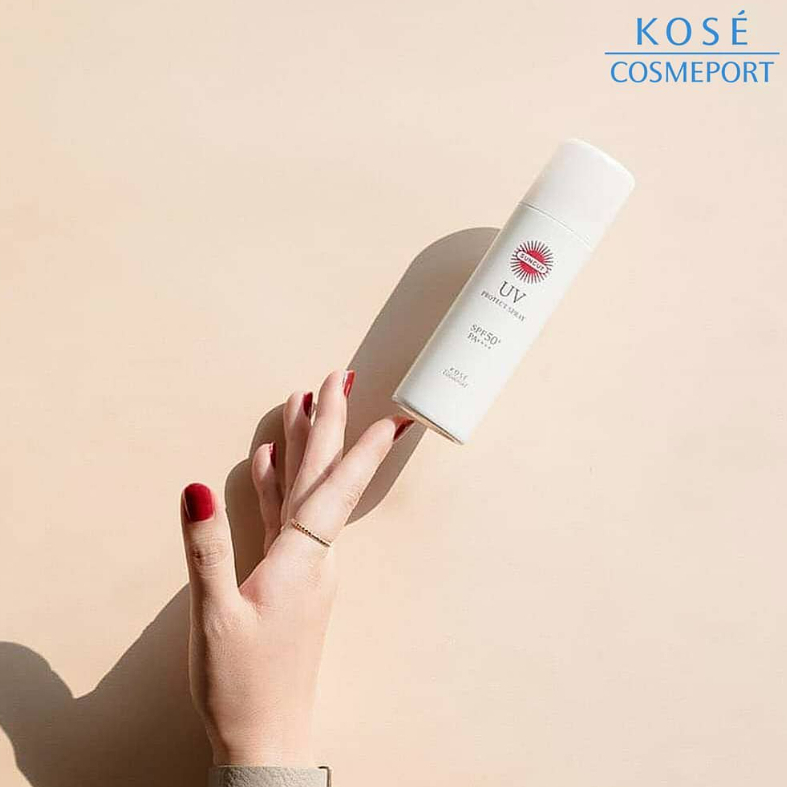 Xịt Chống Nắng Giúp Dưỡng Ẩm Cho Da Kosé Suncut UV Protect Spray SPF 50+ PA++++ (2 Khối Lượng)