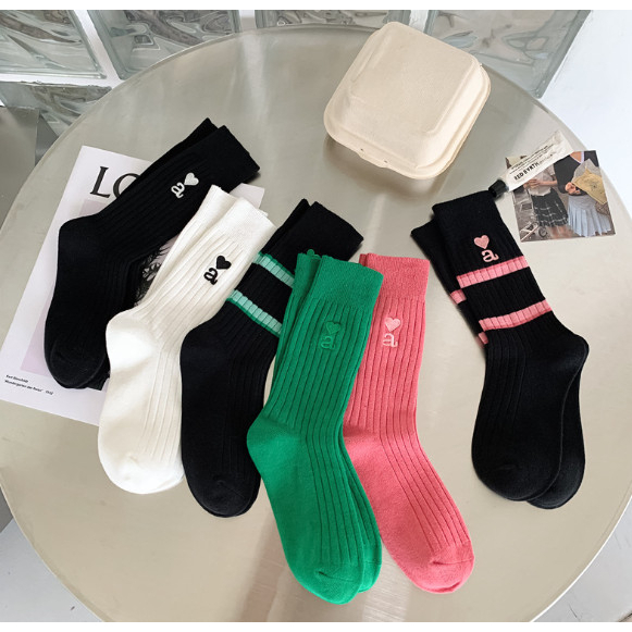 Vớ Tất nữ chữ A hình trái tim cổ cao phong cách trẻ trung, năng động.