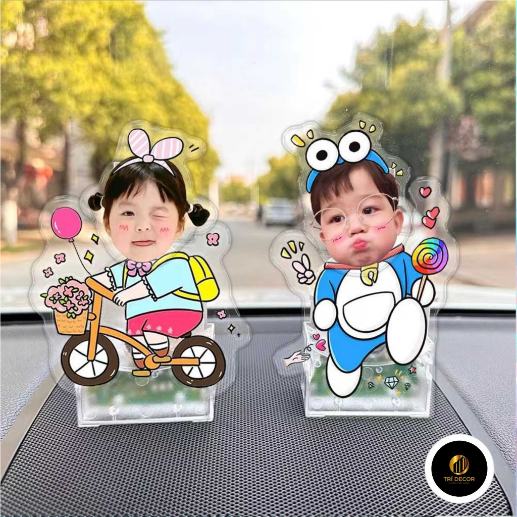 Mô hình standee lắc đầu chạy pin ghép mặt theo yêu cầu chibi cute Trí Decor làm quà tặng, trang trí ô tô, để bàn