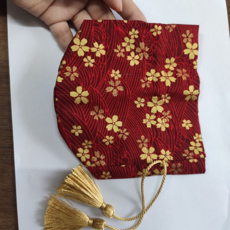 Túi quà xinh xắn có dây rút họa tiết sóng Sakura vải nhũ kim (chỉ túi vỏ ngoài)