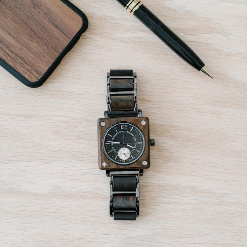 Đồng hồ đeo tay nam vỏ gỗ WoodWatch GR14 ( HOT )