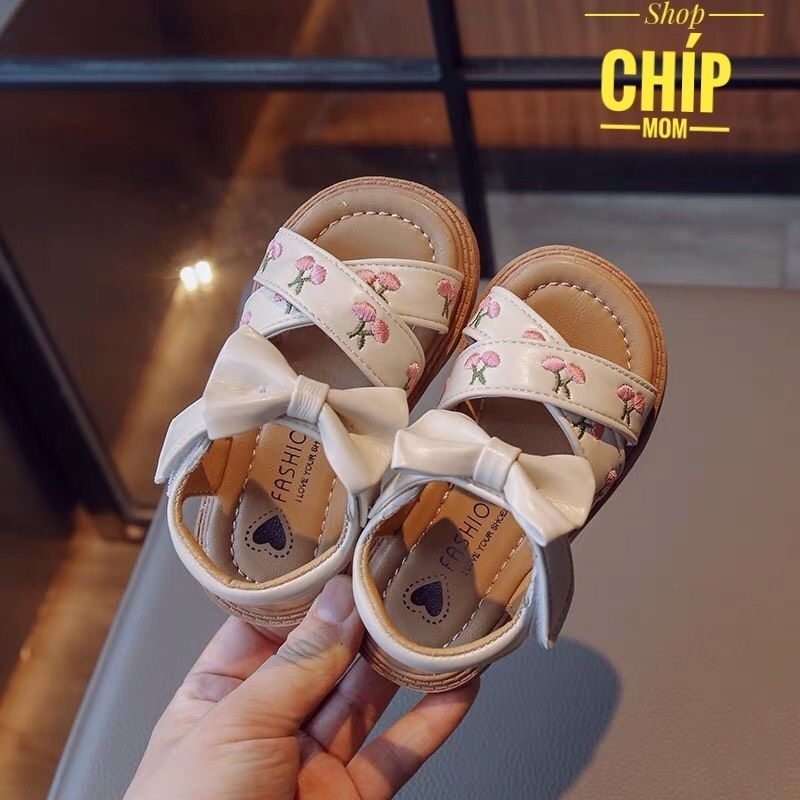 sandal bé gái dép quai hậu cho bé đi học nơ đáng yêu màu trắng thêu thời trang hè thu cho bé 1 tuổi D36