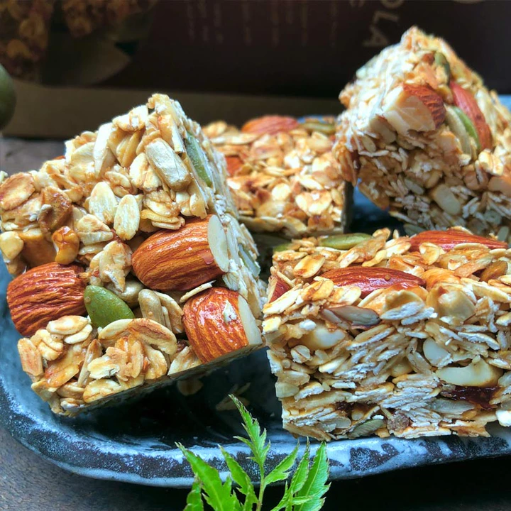 Bánh ăn kiêng Granola ngũ cốc dạng thanh ăn kiêng giảm cân ăn chay