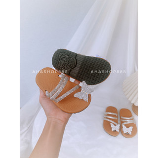Dép Lê Dép Quai Hậu Xỏ Ngón Đá Bướm Quai Đính Đá Lấp Lánh Hot Trend Cho Bé Gái 1-4 Tuổi K116
