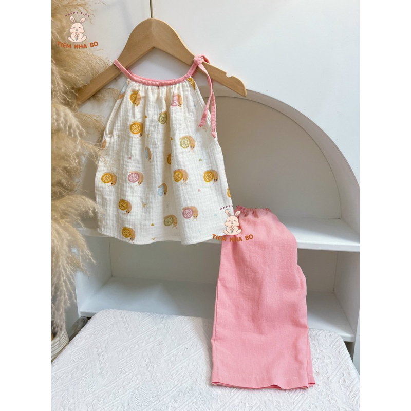Set áo yếm cho bé gái kèm quần ống rộng thiết kế đi biển đi chơi 2 màu vải xô muslin cho bé từ 1-5 tuổi Tiệm Nhà Bơ