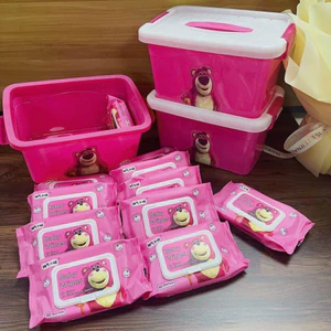 Thùng Nhựa 10 gói mỗi gói 300gr ,80gr Khăn Giấy Ướt Gấu Dâu Hồng , Siêu Xinh Được kiểm tra hàng