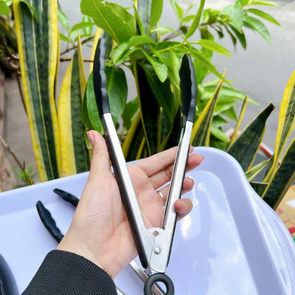 Kẹp- Gắp SILICON thức ăn cán inox dùng gắp đồ nóng ( giao màu ngẫu nhiên )