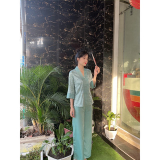 Thời trang nữ áo lụa gấm cao cấp mặc đi chùa