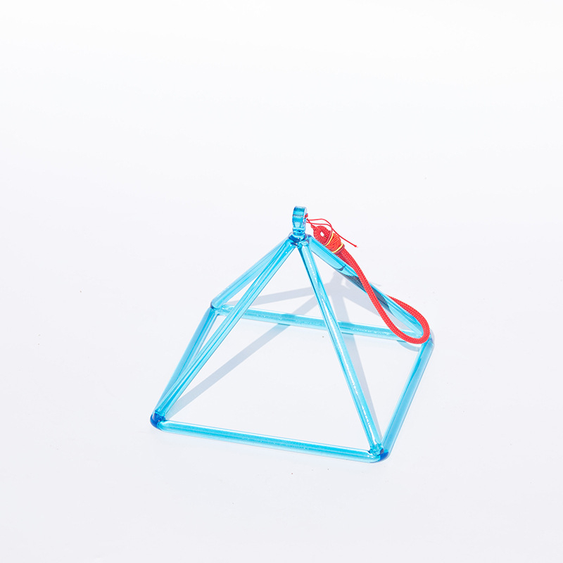 Kim tự tháp pha lê màu xanh - Jade Colored Crystal Singing Pyramid