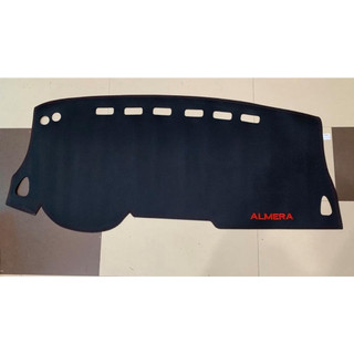 Thảm taplo xe Nissan Almera 2021 - 2023, 2024, 2025 chất liệu da carbon màu đen cao cấp chống nắng nóng hiệu quả