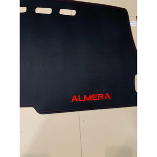Thảm taplo xe Nissan Almera 2021 - 2023, 2024, 2025 chất liệu da carbon màu đen cao cấp chống nắng nóng hiệu quả