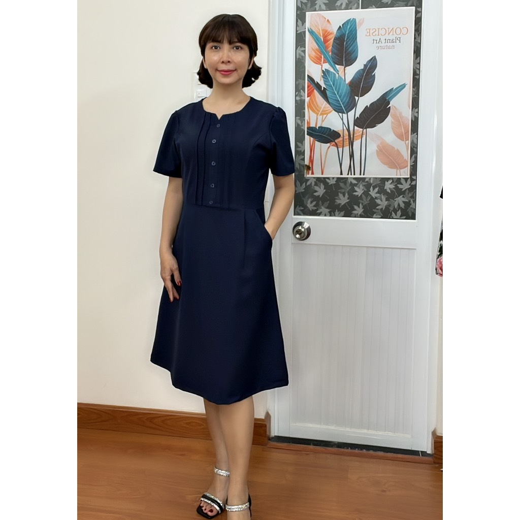 Ảnh Váy Trung Niên MAI THY D529, Mẫu Đầm Đi Tiệc Cotton Lụa Xếp Ly Phối Nút Tôn Dáng Sang Trọng | Thời Trang Trung Niên U40 2