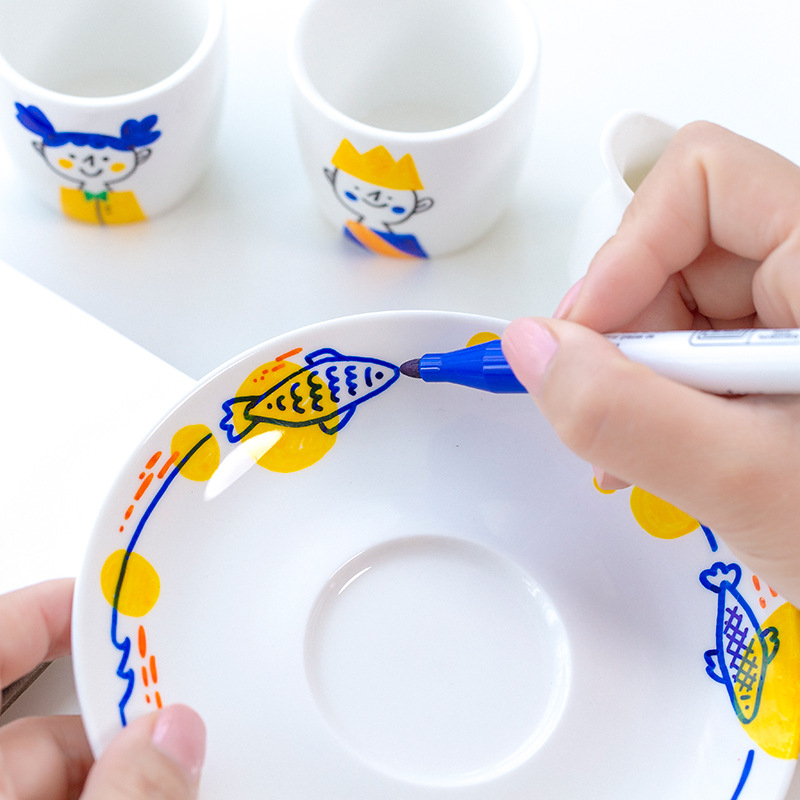 Bút vẽ gốm sứ Ceramic Maker của Thái Lan màu sắc phong phú và rực rỡ, thích hợp vẽ graffiti cốc, bát, lọ, ly thủy tinh..