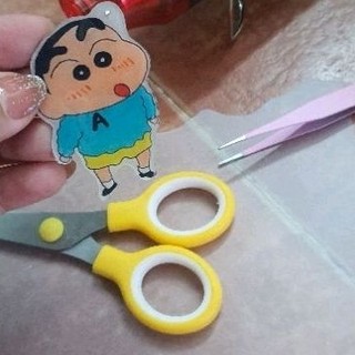 5 tờ Nhựa co làm móc khóa, bảng tên, pin cài handmade QNshop