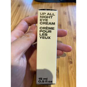 MUTHA® Up All Night Eye Cream Hãy đứng dậy và sử dụng kem dưỡng mắt giúp chống lại vẻ mệt mỏi và tạo ra đôi mắt sáng hơn