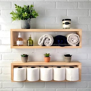 Kệ gỗ giá để giấy cuộn đồ nhà tắm nhà vệ sinh treo tường( giá 1 HCN)