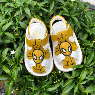 Dép rọ người nhện Spiderman cho bé trai chất liệu da PU thiết kế đế chống trơn an toàn cho bé di chuyển
