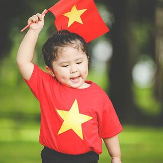 ( BÁN LẺ RẺ NHƯ BÁN BUÔN) Áo cờ đỏ sao vàng cao cấp trẻ em + người lớn - Hàng loại 1 cotton 100% mát mịn thấm hút mồ hôi