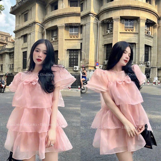 Đầm nữ thời trang mặc đi chơi chất voan tơ ánh kim cổ tròn đính nơ tay phồng ngắn váy phối tầng xoè hai lớp bánh bèo
