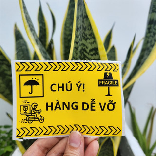 Set 100 tem dán hàng dễ vỡ, nhãn cảnh báo màu vàng có sẵn keo kích thước 7x5cm