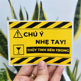 Set 100 tem dán hàng dễ vỡ, nhãn cảnh báo màu vàng có sẵn keo kích thước 7x5cm