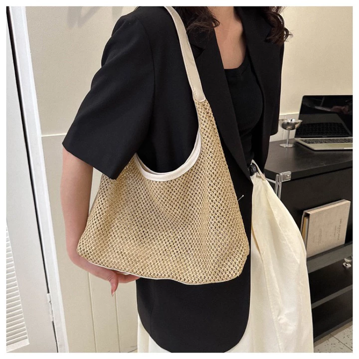 Women's Woven Straw Bag – for the Beach · T72 – 6