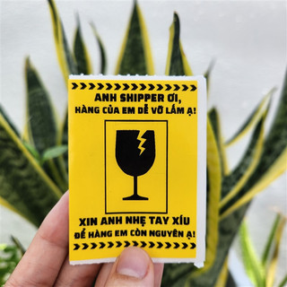 Set 25-50-100 tem dán cảnh báo xin nhẹ tay màu vàng, có sẵn keo kích thước 7x5cm
