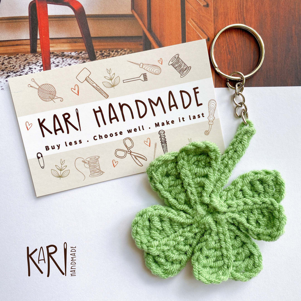 Móc khóa cỏ may mắn bốn lá ba lá bằng len handmade thủ công Kari Handmade crochet keychain