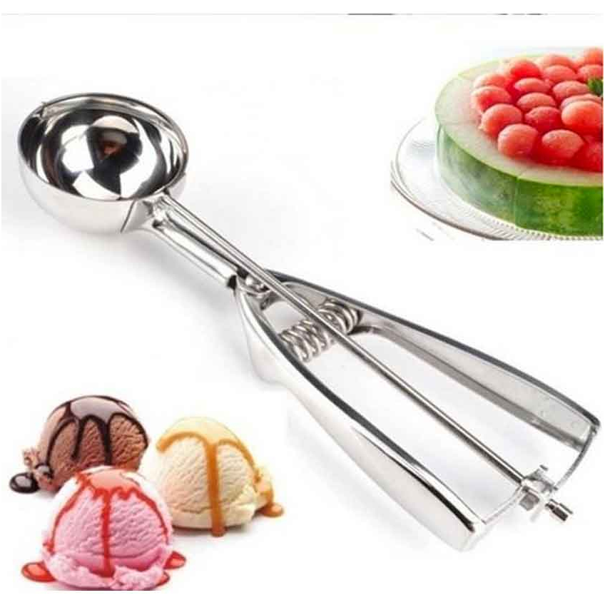 Muỗng múc kem inox hoặc gang tiện dụng giúp vo tròn viên kem cực dễ