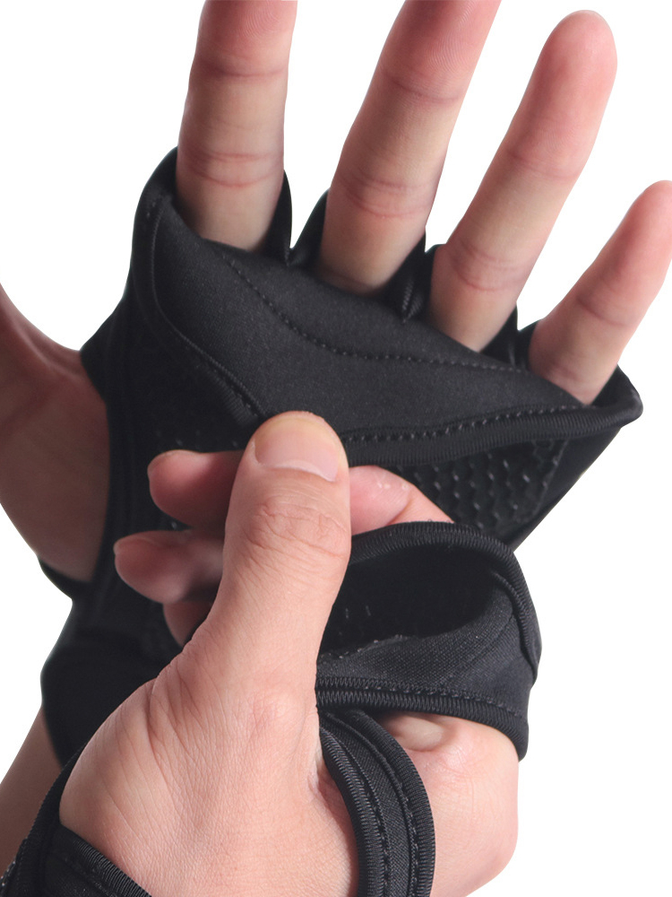 Ảnh Găng Tay Tập Gym Chính Hãng Bao Tay Tập Gym Thiết Kế Êm Ái Thoáng Khí Đệm Silicone Chống Trượt Cleacco SKDK Boro Sport 4