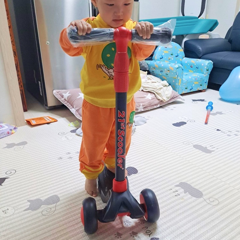 Ảnh Xe trượt scooter 3 bánh cho bé 21stscooter Candy Pro, có đèn LED, bánh to, siêu nhẹ, chịu tải 80kg, khung nhôm cao cấp 3