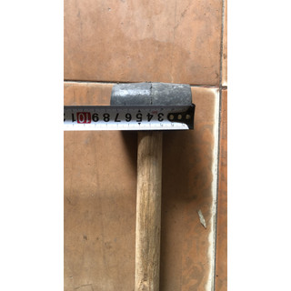 Búa cao su cán gỗ