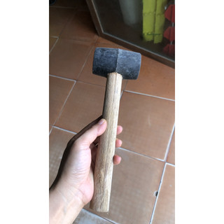 Búa cao su cán gỗ