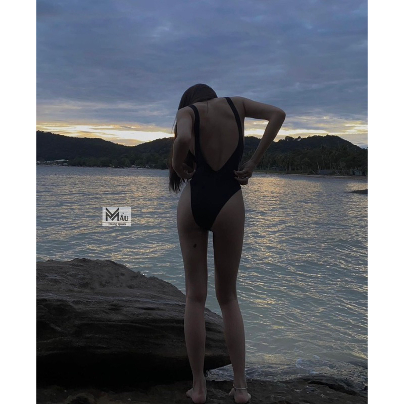 Áo bodysuit đi biển hở lưng sexy mix được nhiều đồ lắm