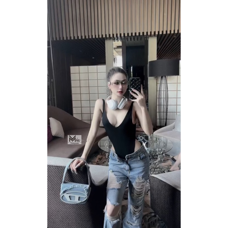 Áo bodysuit đi biển hở lưng sexy mix được nhiều đồ lắm