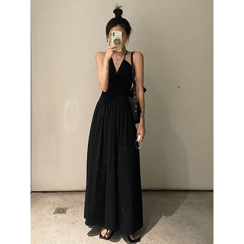 Jena Dress - Đầm maxi cổ yếm đính hoa nổi hai bên eo