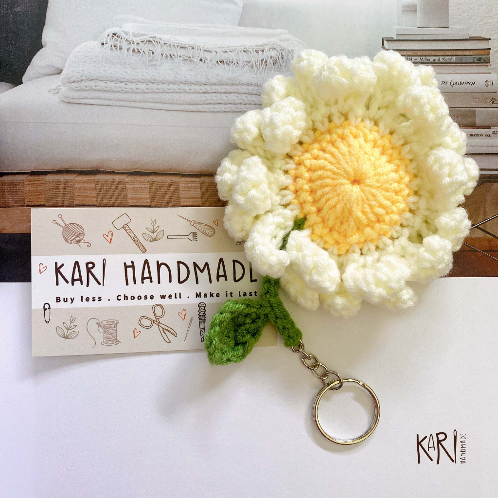 Móc khóa hoa cúc trắng bằng len handmade thủ công Kari Handmade