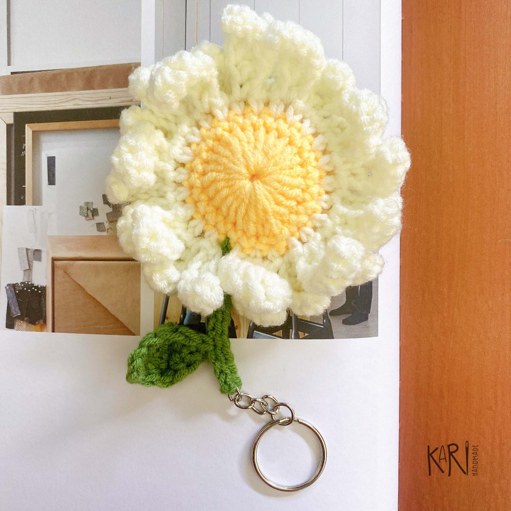 Móc khóa hoa cúc trắng bằng len handmade thủ công Kari Handmade