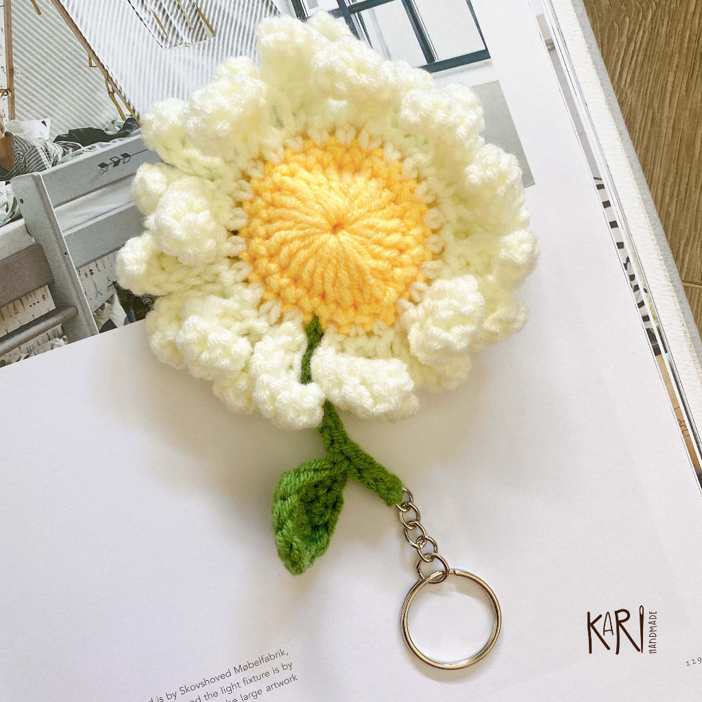 Móc khóa hoa cúc trắng bằng len handmade thủ công Kari Handmade