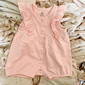 Body đùi bé gái tay cánh tiên xinh chất liệu cotton organic