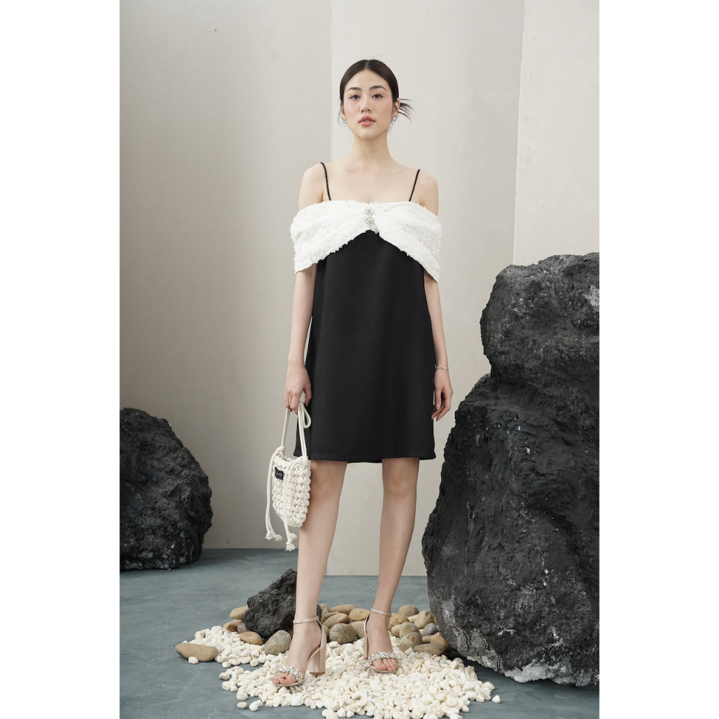 RẬP – Đầm Suông Hai Dây Ren Trễ Vai Đính Đá – CHIC 04 – FS