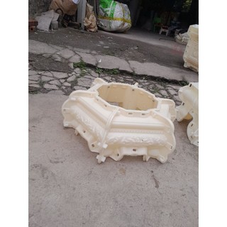 Khuôn chậu lục giác rộng 58 cao 45 kèm chân