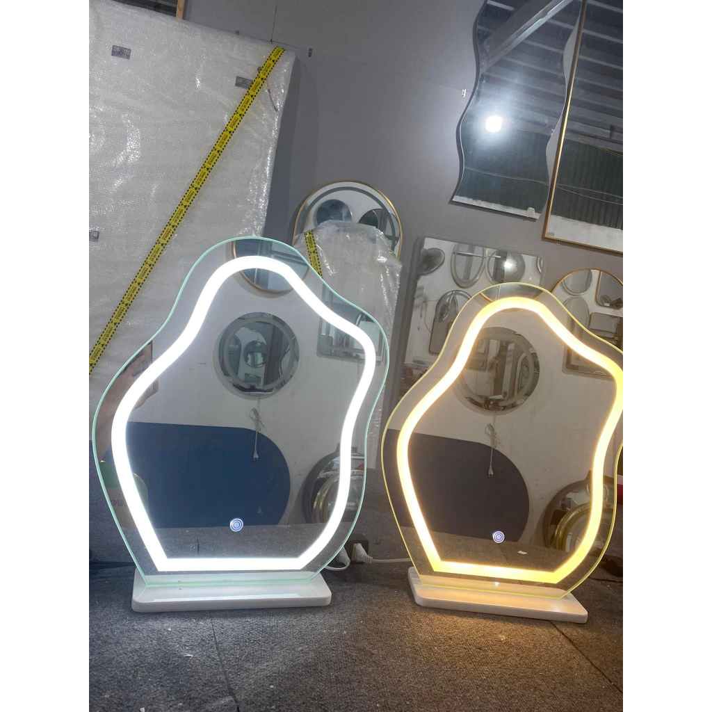 Ảnh Gương hạt đậu để bàn trang điểm có viền phun cát led cảm ứng cao cấp VUADECOR (Tặng đế gỗ) 3