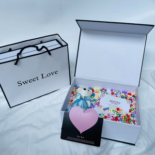 (20*15*7.5cm) New-Combo hộp quà tặng Sweet Love kèm hạt xốp nhiều màu, gấu, hoa sáp sang trọng