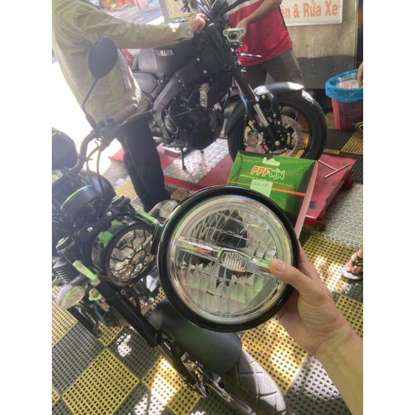 PPF Dán Bảo Vệ Đèn Pha YAMAHA XSR 900 155 ..... PPF dán bảo vệ chóa đèn