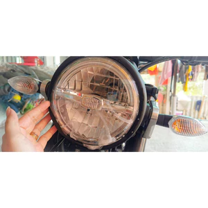 PPF Dán Bảo Vệ Đèn Pha YAMAHA XSR 900 155 ..... PPF dán bảo vệ chóa đèn